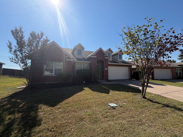 105 Freedom Trl — Brookville Estates Ph 1