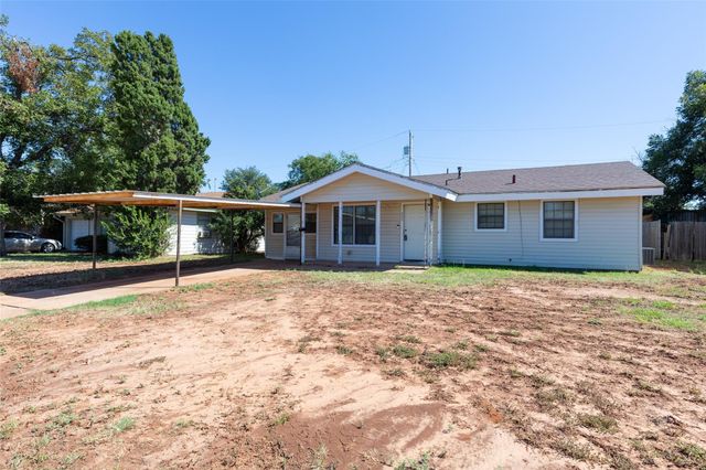 225 N Bowie Dr — Park Plaza
