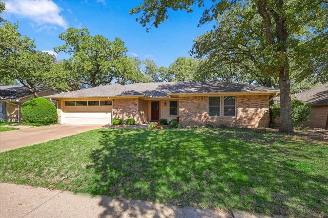212 Heneretta Dr — Haven Add