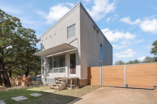 408 Pecan Dr — Wildwood Estates