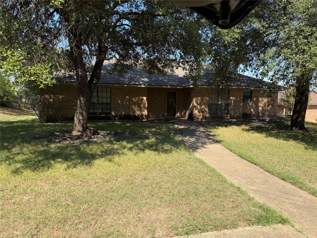1129 Evergreen Cir — Beltwoods