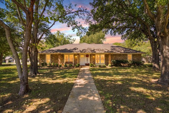 601 Cimarron Trl — Vista Trails Add