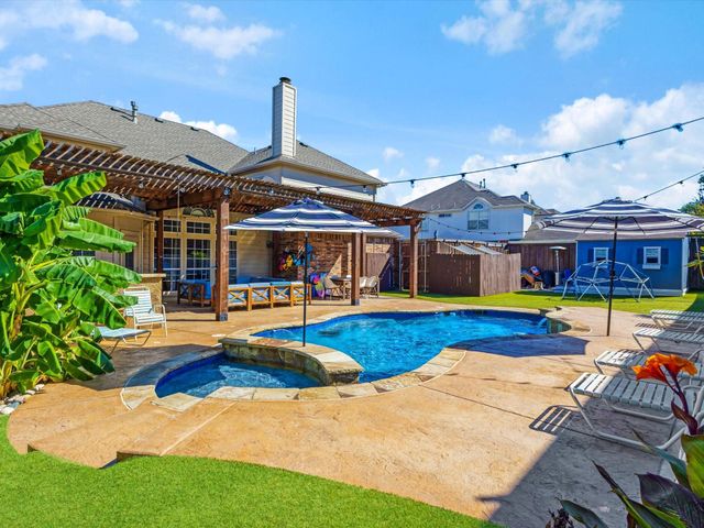 809 Stanford Dr — Daniel Crossing Ph D