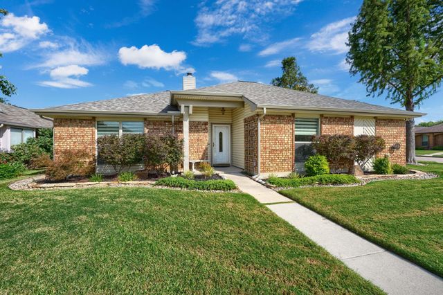 446 Phillips Dr — Parkwood Sec 02