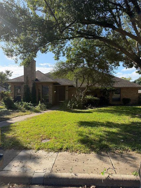 1310 Briarmeade Dr — Greenbriar Estates