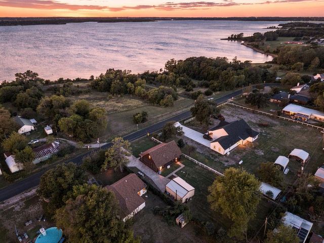 7969 County Road 436 — Holiday Acres