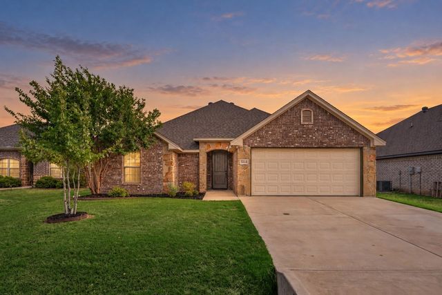 3213 Mccoy Ln — Main Place Ph I