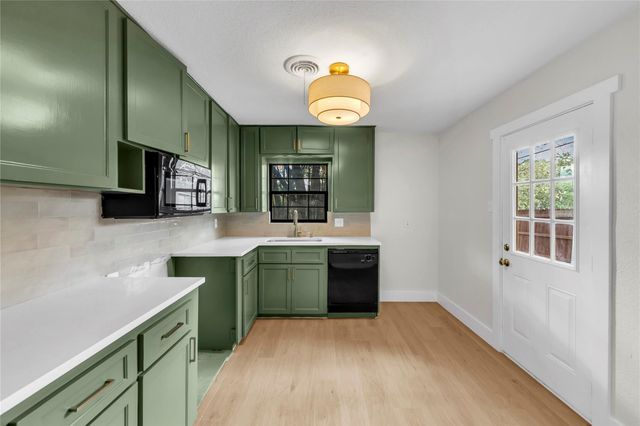 4400 Mckibben St — Castleberry Heights Add