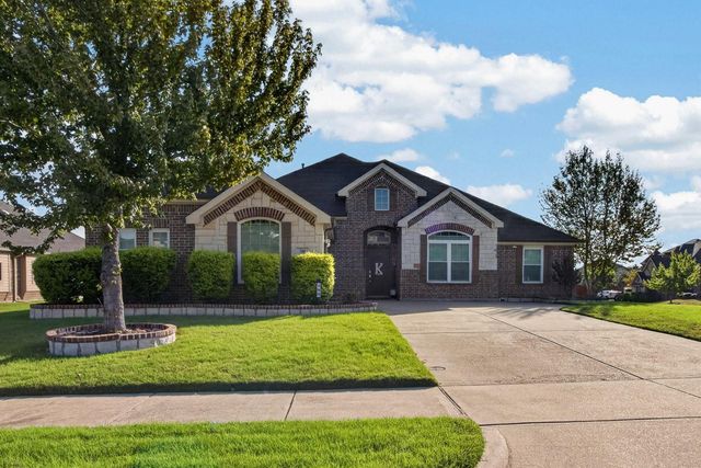 700 Edgewood Dr — Sheridan Parc