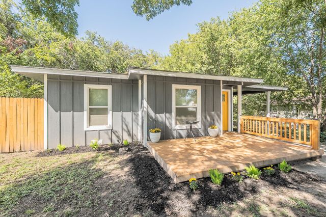 1228 S Brazos St — Country Club Heights