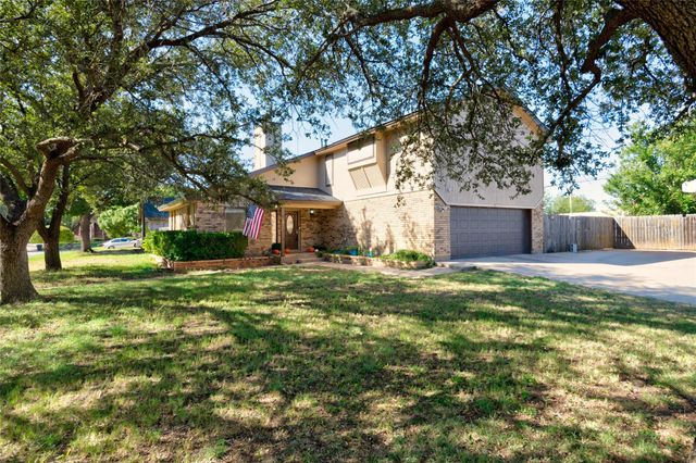2 Olympic Cir — Fairways