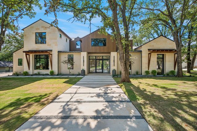 413 Live Oak Dr — Rustic Oaks Add