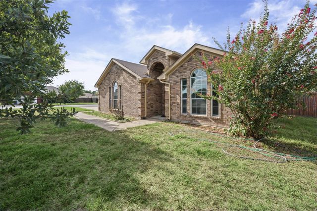 301 Wintergreen Ct — Willow Creek Ph4