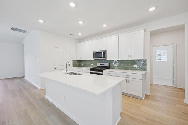 6004 Timberhurst Dr — Eastridge