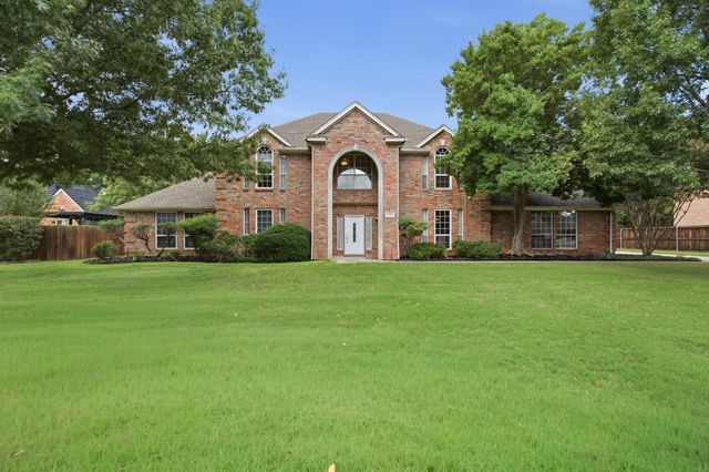 5904 Highland Hills Ln — Highland Meadows Add