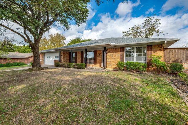 504 Rolling Hills Dr — Northridge Add #4