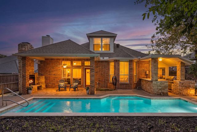 7613 Woodhaven Dr — Kingswood Estates