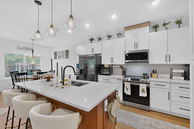 215 1/2 Aldridge St — Park Hill-Rev