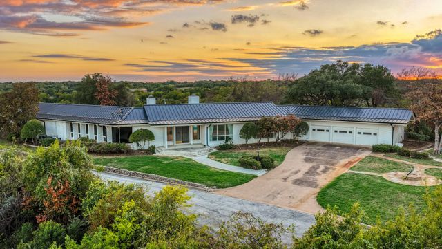 717 Oyster Hill St — Mccarty
