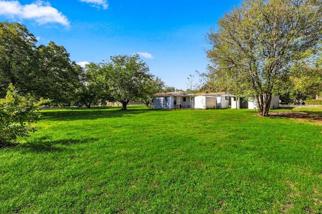 12209 Moonway Ln — Oak Grove Acres Add