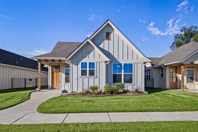 505 Eastpark Ln — Pecan Plantation