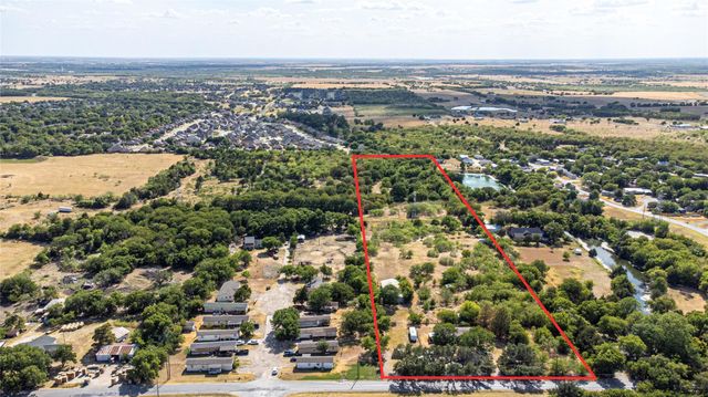 2715 NW Main St — C Garrett