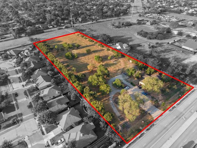 601 & 595 Parker Rd — Penney W D