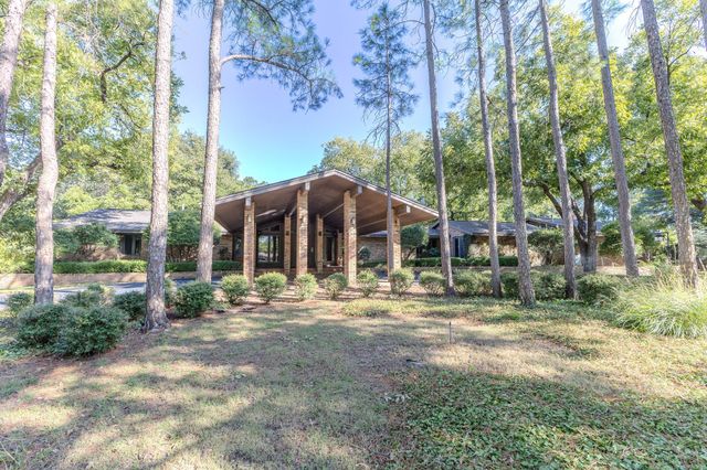 1555 Oldham Ln — Coody Addn