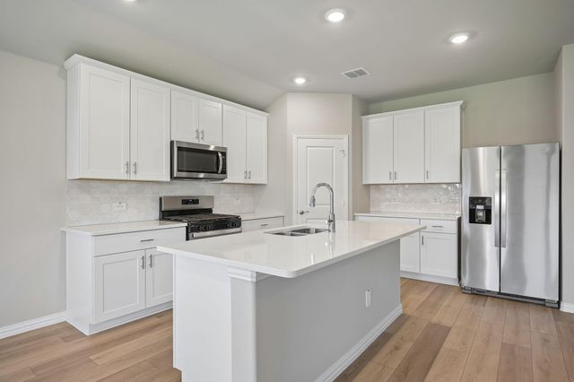 2119 Cottongrass Dr — Westmoor