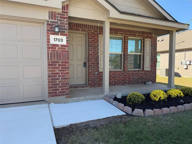 1703 Stonefield Dr — Avery Pointe Ph4
