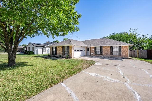 109 E Willow Ln — West Princeton Estates